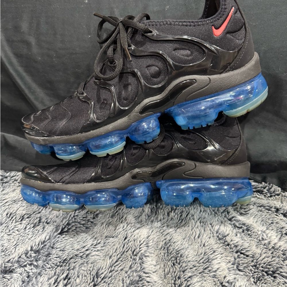 Nike Men's Black and Blue Sneakers